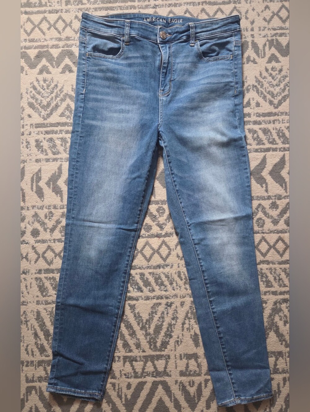 American Eagle Outfitters Skinny Jeans in Faded Blue Wash